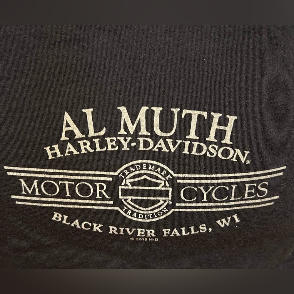 Women’s Harley-Davidson® CLOSED Wisconsin Dealer Vintage S/S Distressed Tee - Picture 3 of 16